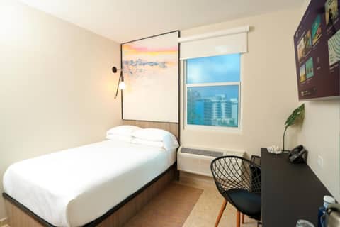 The Tryst Beachfront Hotel — photo 4