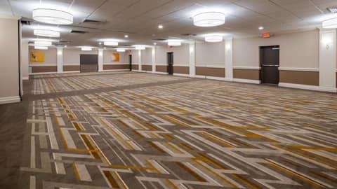 Cottonwood Airport & Expo Hotel Louisville — photo 2