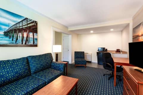 Ramada by Wyndham Virginia Beach — photo 2