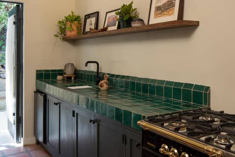Casa Cody — kitchen
