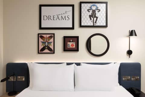 Hampton By Hilton London City — hotel room