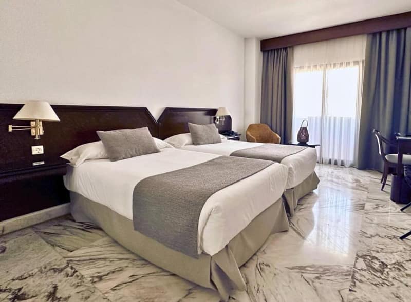 Hotel Turia Valencia — hotel room