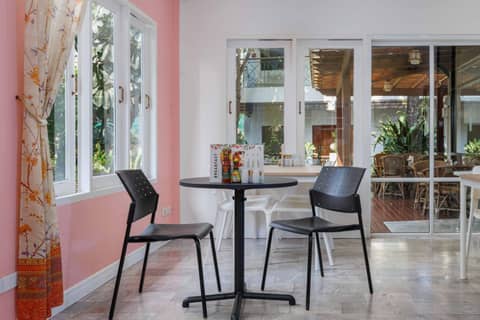 Charlie House Pin Klao — dining