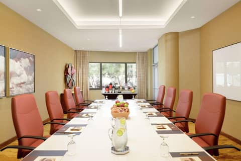 DoubleTree Suites by Hilton Phoenix — photo 9