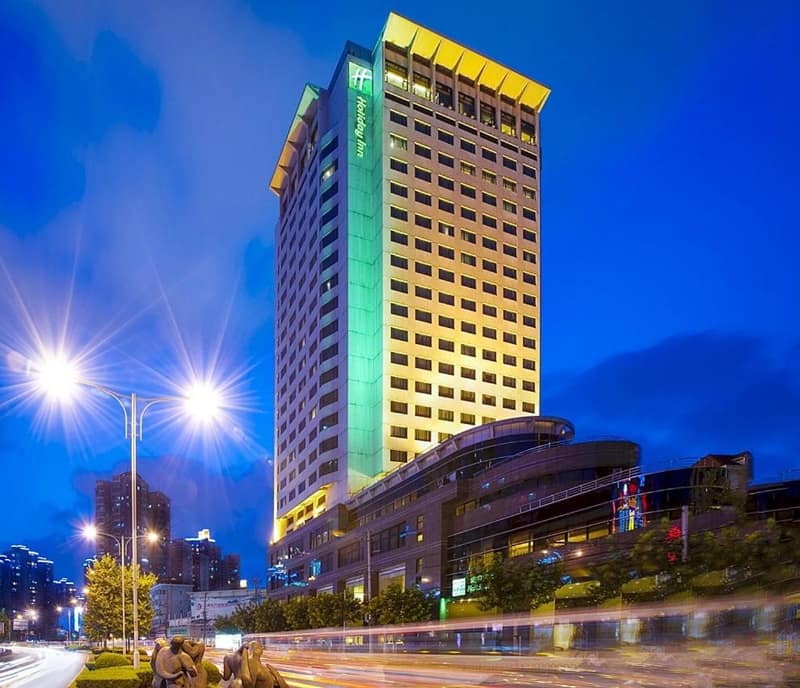 Holiday Inn Shanghai Vista — building