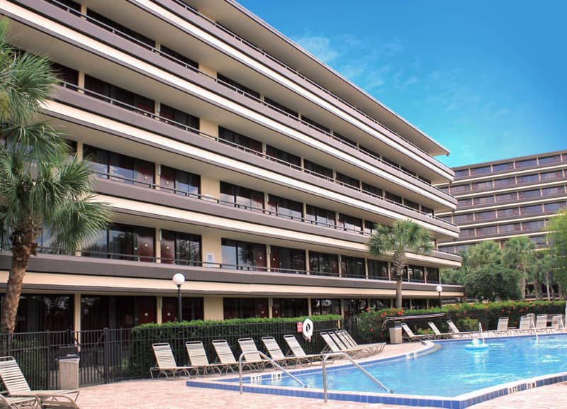 Rosen Inn at Pointe Orlando — building
