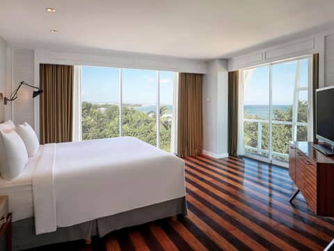 The Kuta Beach Heritage Hotel - Managed by Accor — hotel room