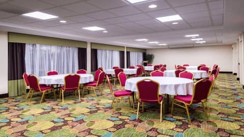 Holiday Inn Hotel & Suites Warren by IHG — photo 2
