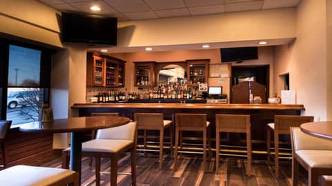 Holiday Inn Hotel & Suites Warren by IHG — photo 5