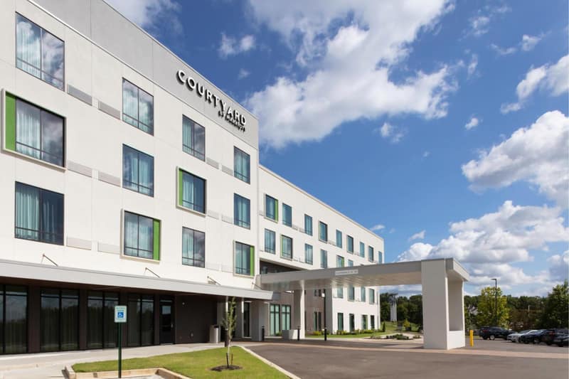 Courtyard by Marriott Memphis East Galleria — building