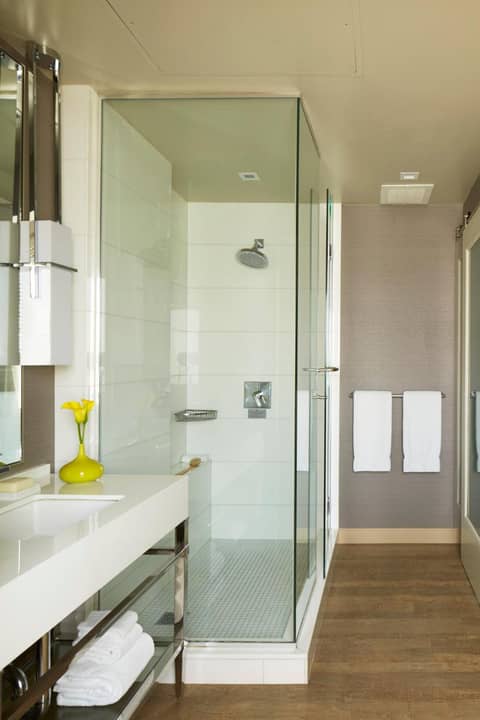 Kimpton Hotel Wilshire by IHG — bathroom