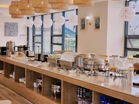 H AVENUE HOTEL GIJANG ILGWANG — dining