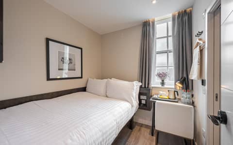 King's Cross Express Inn — hotel room