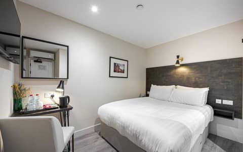 King's Cross Express Inn — hotel room