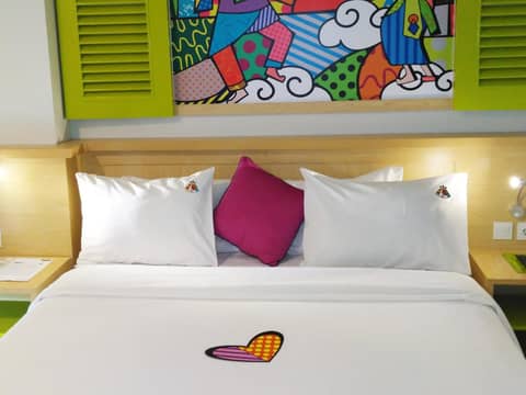 MaxoneHotels at Kramat — hotel room