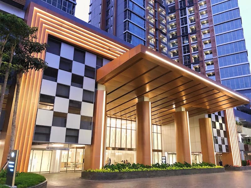 Gold Coast PIK Sea View Apartments by LongeSuites — building