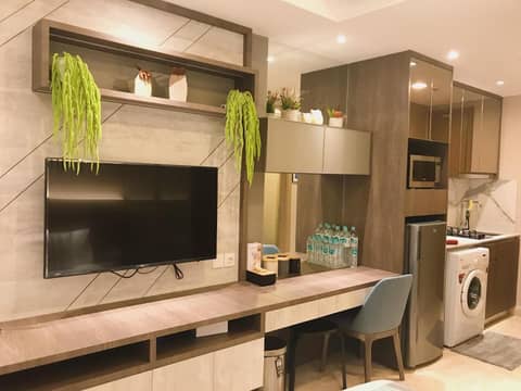 Gold Coast PIK Sea View Apartments by LongeSuites — kitchen