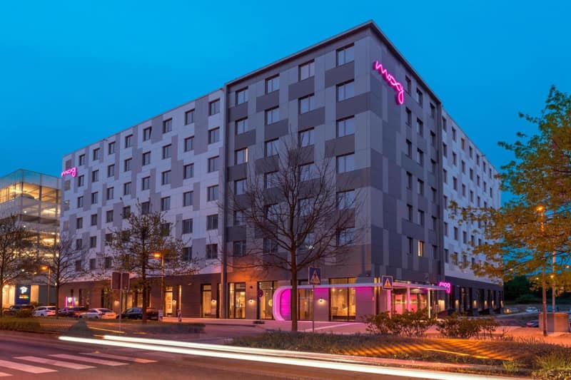 Moxy Frankfurt Airport — building