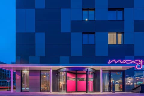 Moxy Frankfurt Airport — photo 2