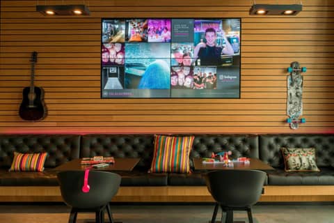 Moxy Frankfurt Airport — photo 3