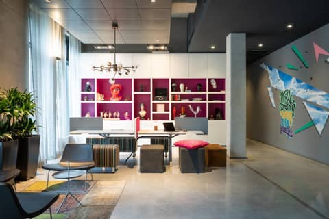 Moxy Frankfurt Airport — photo 7