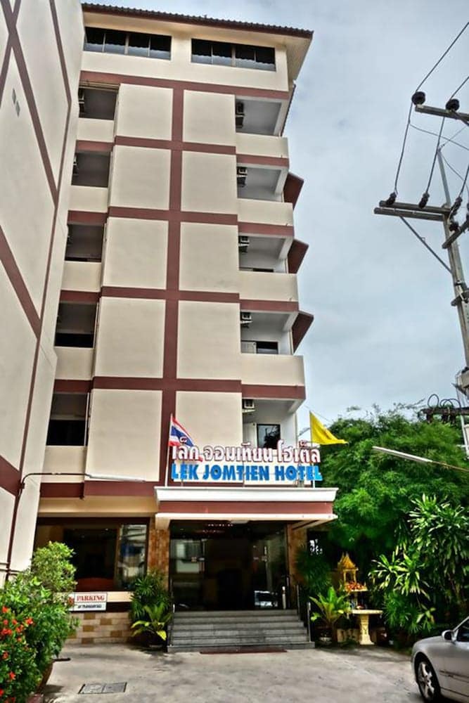 LEK Jomtien Hotel — building