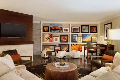 Embassy Suites by Hilton Austin Downtown South Congress — photo 5