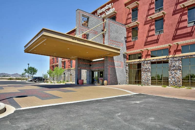Hampton Inn & Suites Scottsdale at Talking Stick — building