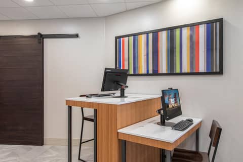 Holiday Inn Express & Suites Asheville Downtown by IHG — photo 5