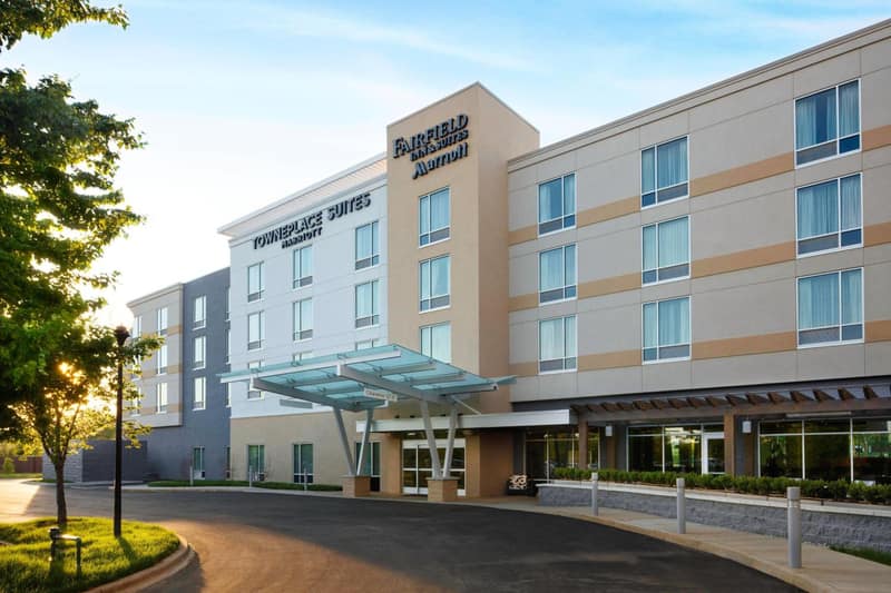 Fairfield Inn & Suites By Marriott Louisville Northeast — building