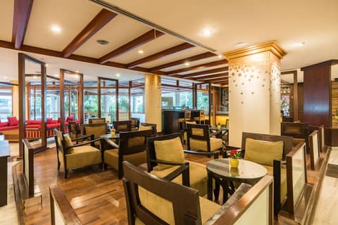 Mountain Beach Resort — lounge