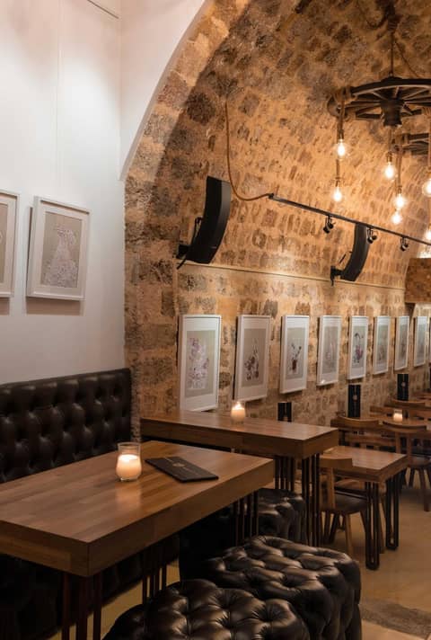 10GR Boutique Hotel & Wine Bar — dining