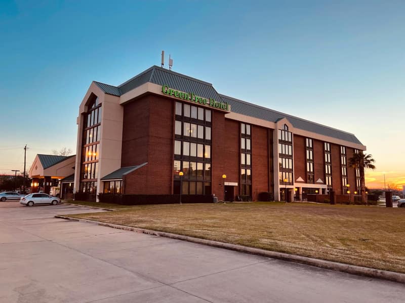 Sonesta Essential Houston Hobby Airport — building
