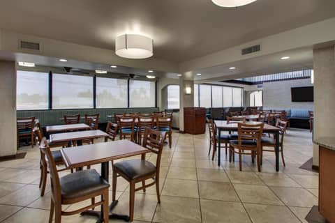 Sonesta Essential Houston Hobby Airport — photo 4