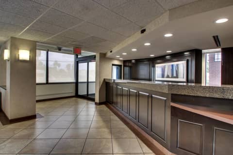 Sonesta Essential Houston Hobby Airport — photo 5