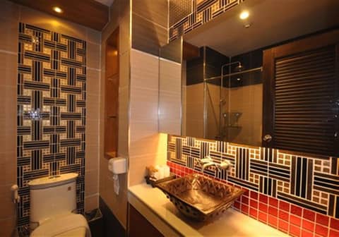 Chalelarn Hotel Hua Hin — bathroom