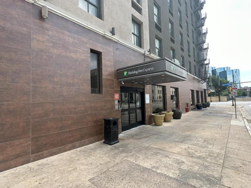 Holiday Inn Express - Dallas Downtown by IHG — building