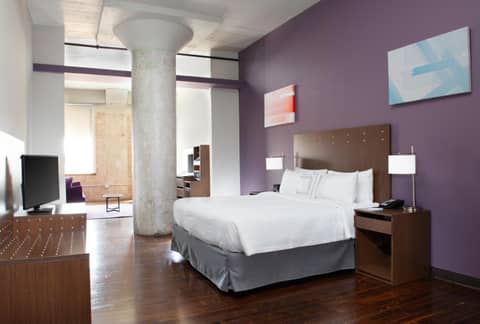 Fairfield Inn & Suites by Marriott Dallas Downtown — hotel room