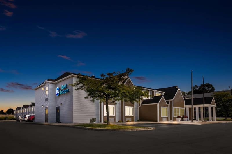 Best Western Buffalo Inn & Suites — building