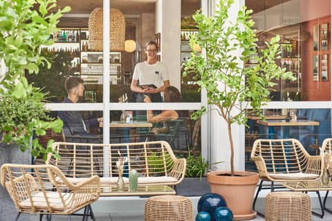 Hôtel Chromatics & Restaurant Hill Club by HappyCulture — photo 2