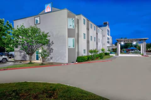Motel 6-Benbrook, TX - Fort Worth — photo 2