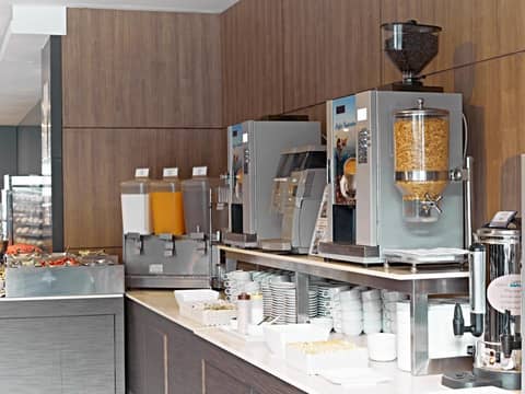 Bangkok City Hotel — dining