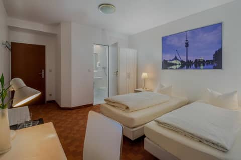 Hotel Fidelio — hotel room