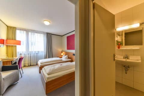 Hotel Fidelio — hotel room