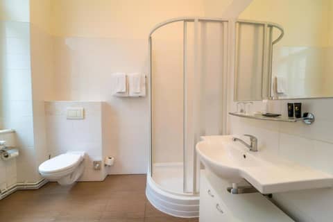 Metropolitan Old Town Hotel - Czech Leading Hotels — bathroom