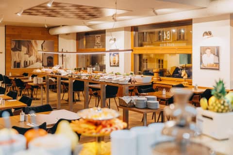 Metropolitan Old Town Hotel - Czech Leading Hotels — dining
