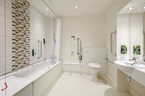 Premier Inn Manchester Central — photo 6