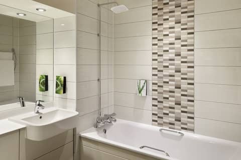 Premier Inn Manchester Central — bathroom