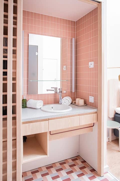 Hotel Helka — bathroom