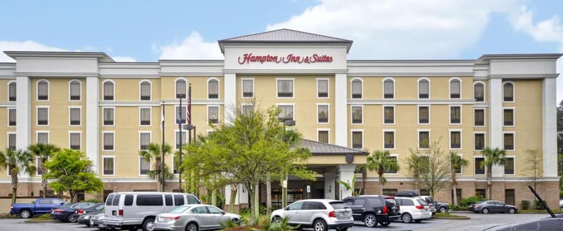 Hampton Inn & Suites North Charleston-University Boulevard — building